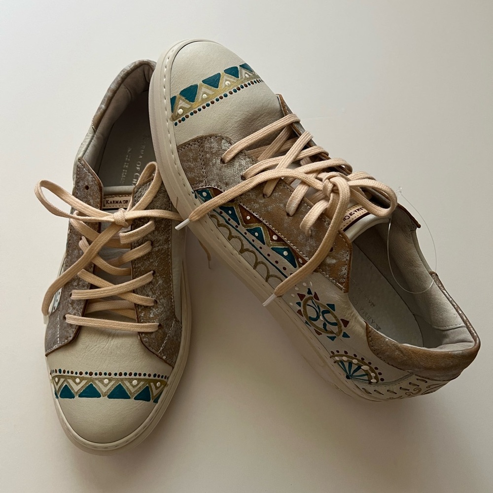 NEW Karma of Charme naïf  Hand Painted  Lace Up Sneakers  SZ-39
